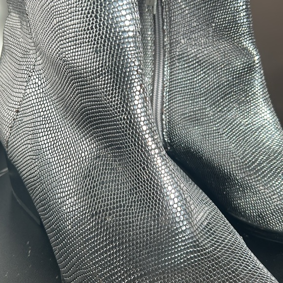 SIZE 10 / Shoes / Booties / Sliver & Black / Calvin Klein Jeans - Picture 4 of 6